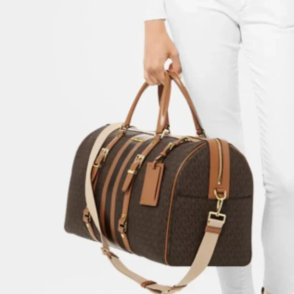 Michael KORS - Picture 2 of 5